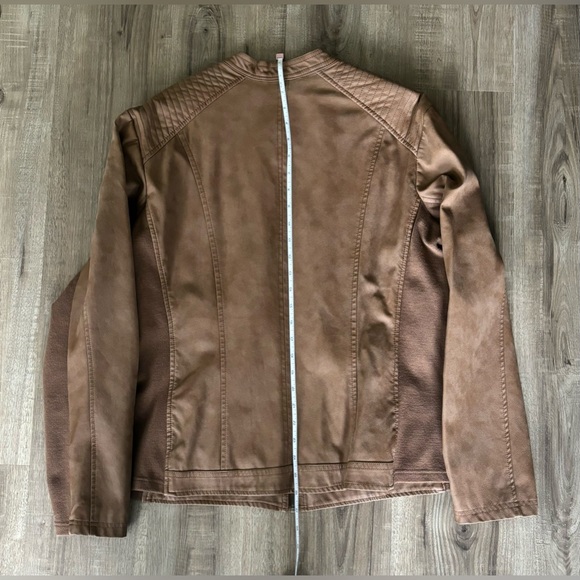 Plus size jacket - Picture 4 of 4